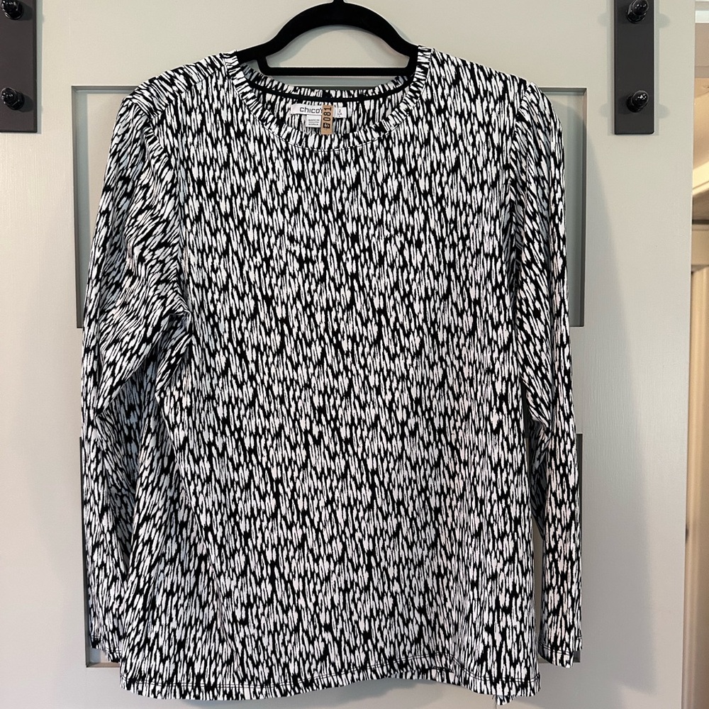 Chico’s Long Sleeve Top Black/White Patterned